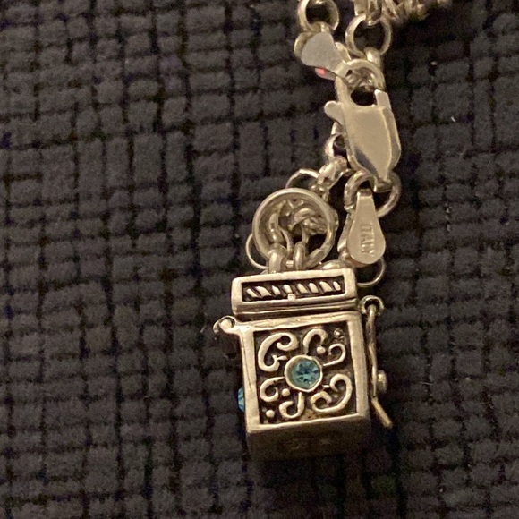 Vintage Sterling Silver Bracelet with Box charm that opens - Picture 7 of 7